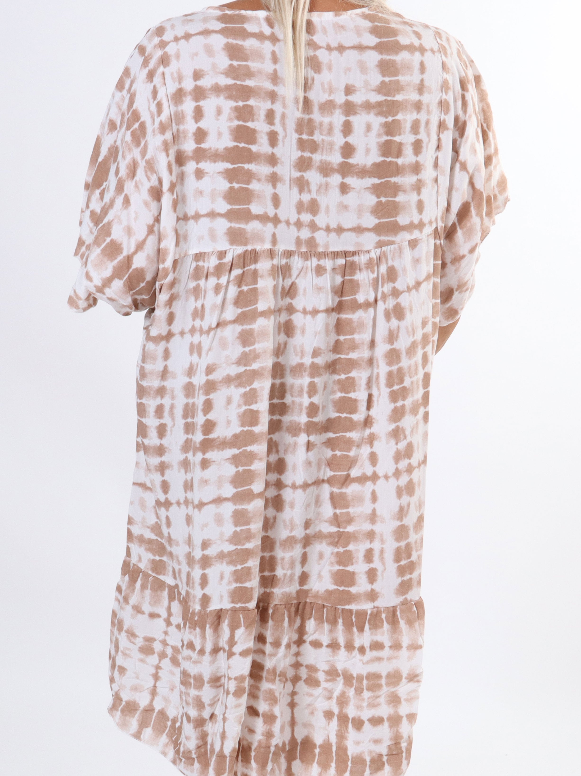 Amanza - Sød plus size tunikakjole i viskose med batikmønster